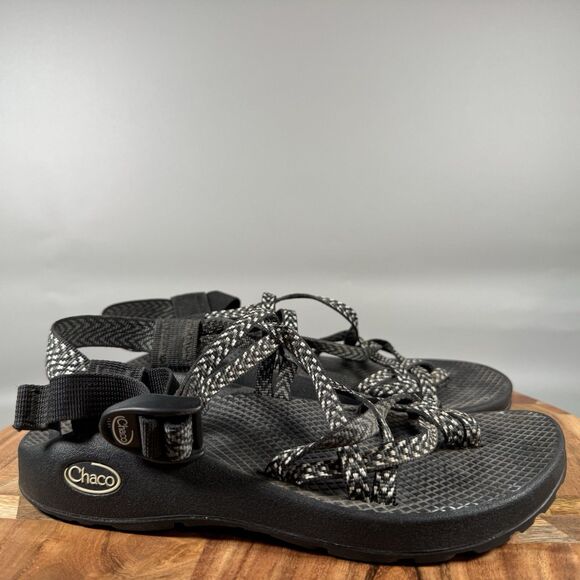 Chaco ZX2  Hiking Sandals Women’s Size 7 Black Strappy Toe Loop Outdoors - Picture 1 of 6